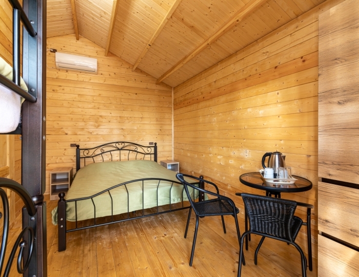 Повышенной комфортности 4-местный 1-комнатный деревянный домик - Пансионат «Солнечный» Холодная речка