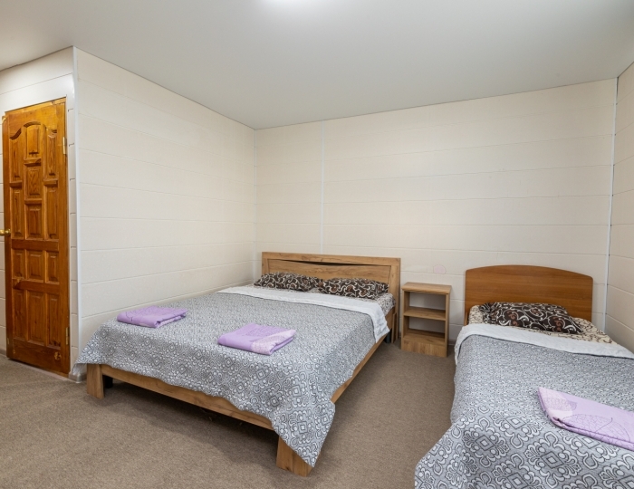 Стандарт 3-местный 1-комнатный в корпусе на пляже - Пансионат «Солнечный» Холодная речка