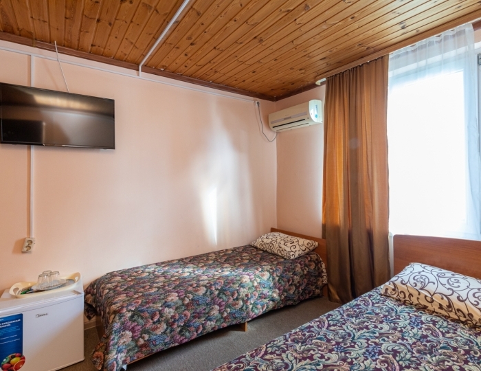 Стандарт 3-местный 1-комнатный в корпусе на территории - Пансионат «Солнечный» Холодная речка